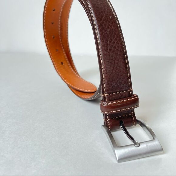 Kirkland Signature Men's Genuine Leather Brown Silver Buckle Belt SZ 32 - Picture 2 of 10